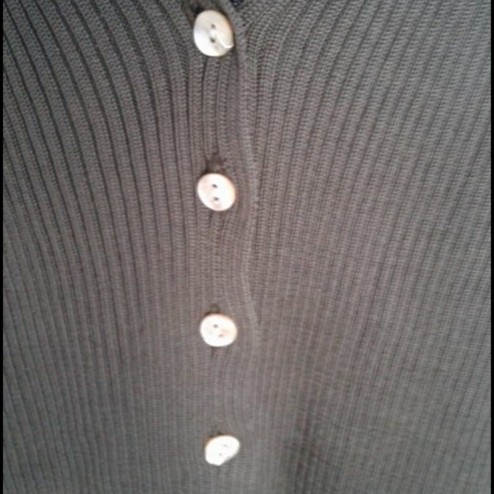 Cardigan - Picture 2 of 4